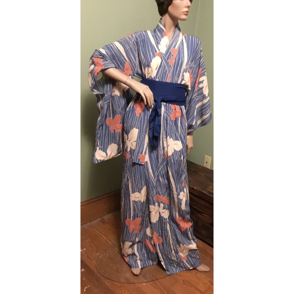 Vintage Blue/Coral/Ivory Floral Silk Japanese Kimono w/Obi